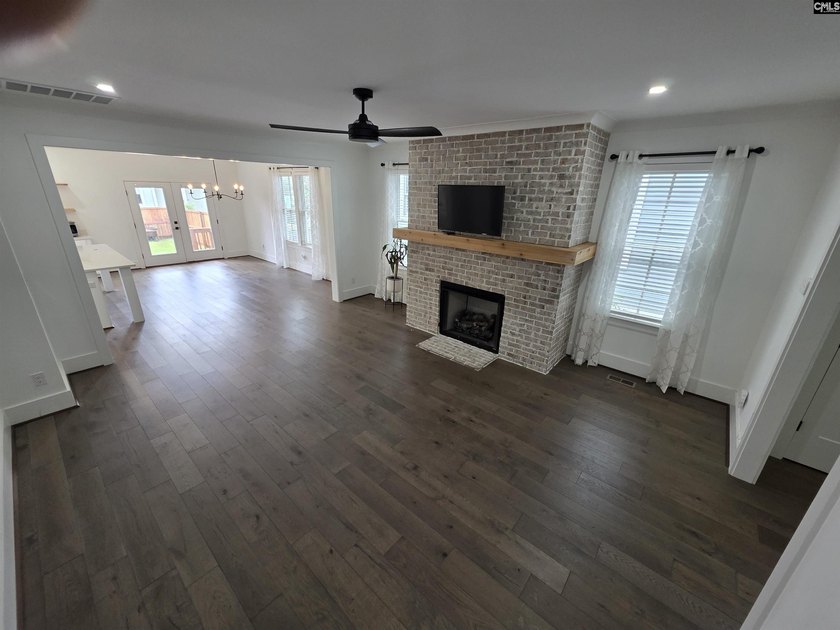 OPEN HOUSE 7/18 11am-1pm - Custom built home in 2022 has 4 - photo 6