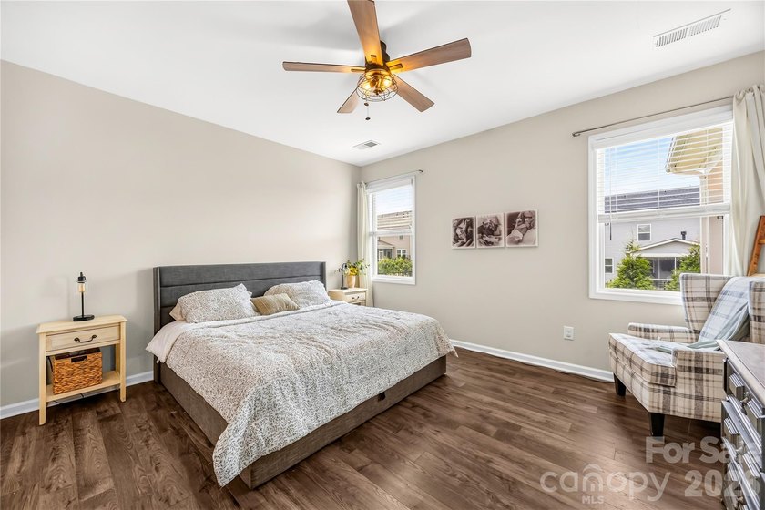 Welcome to this well-kept 2021 Stanley Martin Hazelwood home - photo 19