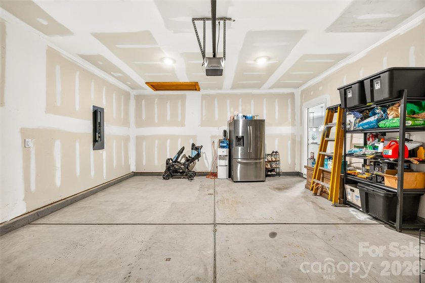 Welcome to this well-kept 2021 Stanley Martin Hazelwood home - photo 34