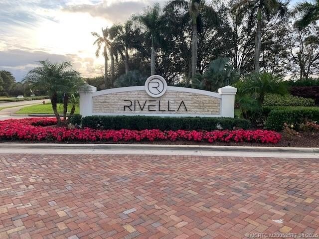 Ready to build! This is an 80' wide lot in a gated community - photo 12