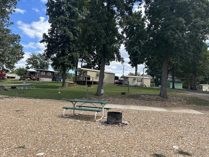 SPRING RIVER: Riverside Resort with approx. 800 ft. of Spring - photo 34