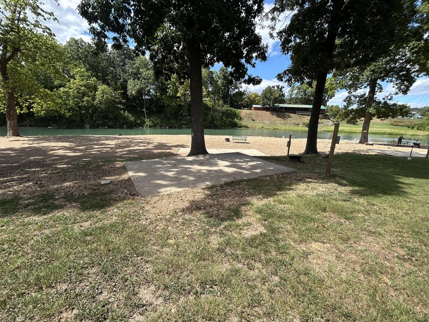 SPRING RIVER: Riverside Resort with approx. 800 ft. of Spring - photo 36