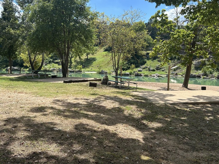SPRING RIVER: Riverside Resort with approx. 800 ft. of Spring - photo 37