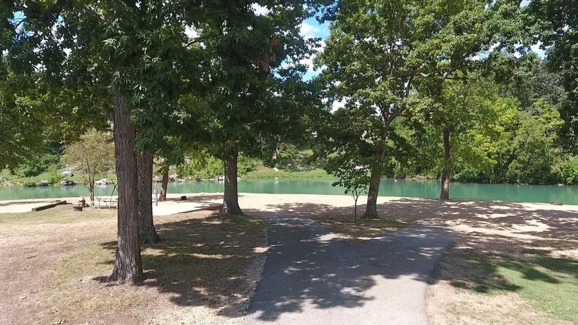 SPRING RIVER: Riverside Resort with approx. 800 ft. of Spring - photo 54