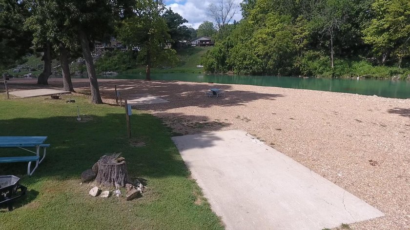 SPRING RIVER: Riverside Resort with approx. 800 ft. of Spring - photo 58