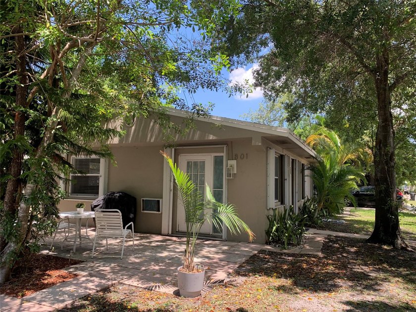 Exceptional corner-lot duplex in sought-after Tarpon River - photo 4