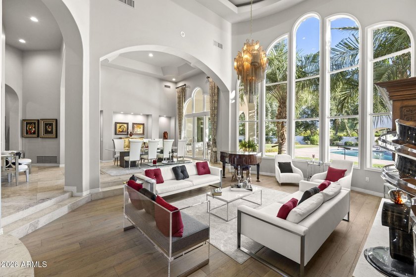 CUSTOM LUXURY IN HIDDEN PARADISE. A Pvt 17 HOME GATED COMMUNITY - photo 4