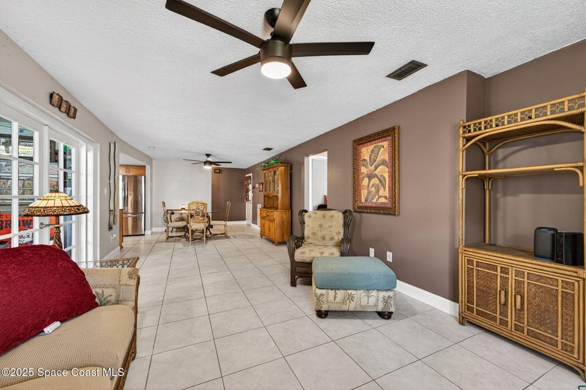 Property is back on the market at no fault of the seller or the - photo 23