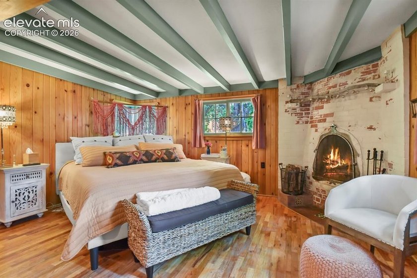 Nestled in the heart of desirable Cheyenne Canyon, this - photo 24