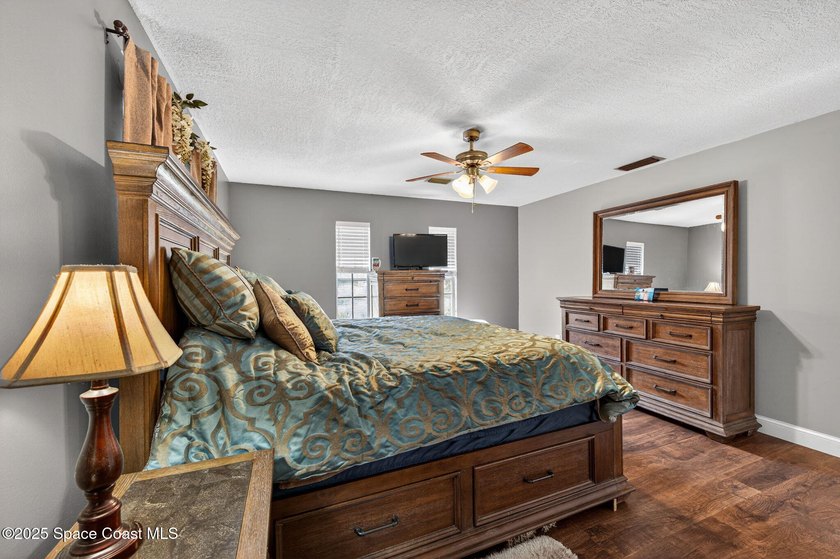 Property is back on the market at no fault of the seller or the - photo 25