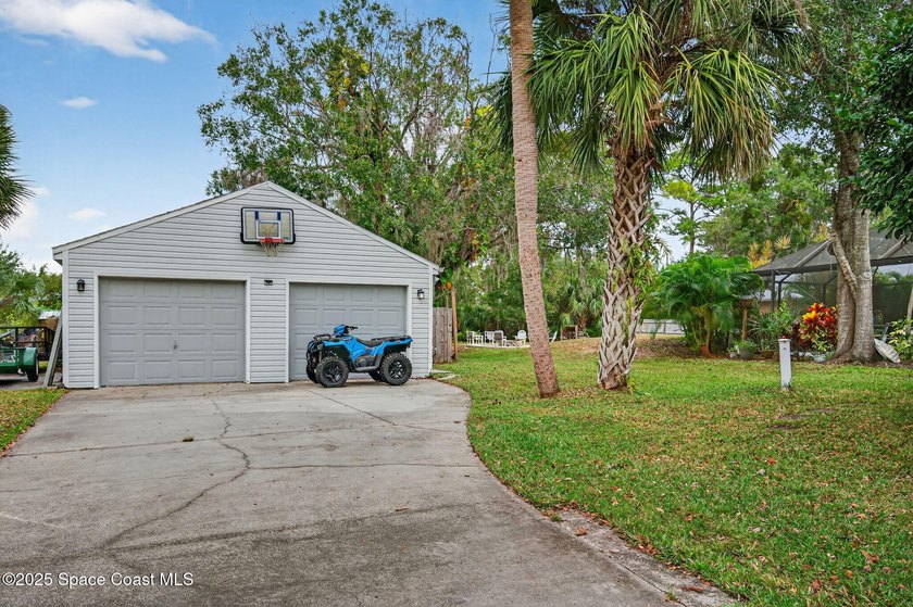 Property is back on the market at no fault of the seller or the - photo 37
