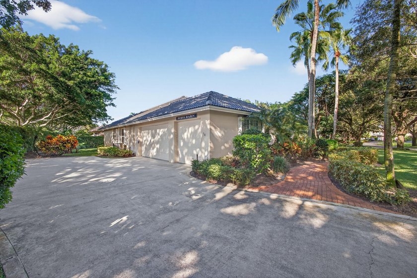 Located on a cul-de-sac lot in Heritage Oaks. This single story - photo 8
