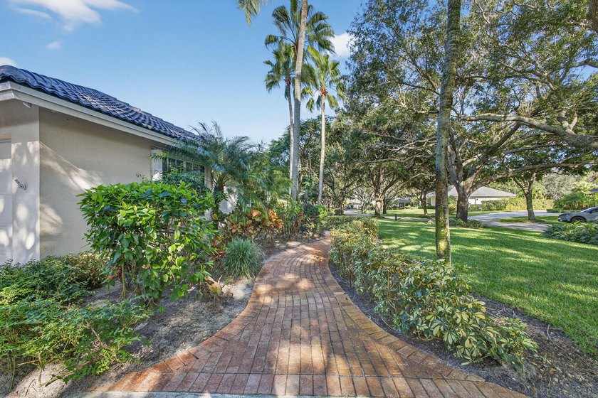 Located on a cul-de-sac lot in Heritage Oaks. This single story - photo 10