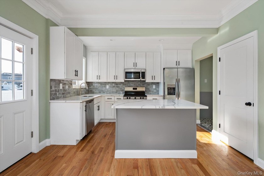 This completely remodeled home comes complete with modern - photo 10
