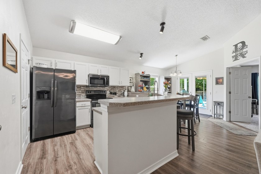 Welcome to this beautifully maintained 3BR/2BA home offering - photo 11