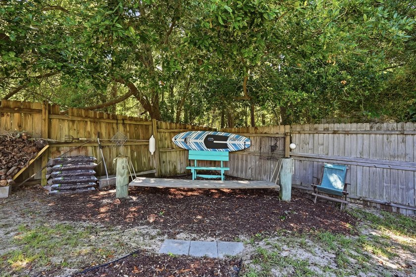 Welcome to this beautifully maintained 3BR/2BA home offering - photo 42