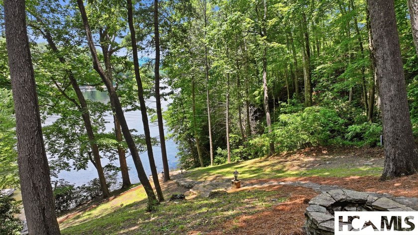 A classic mountain sanctuary nestled within the exclusive Bear - photo 11