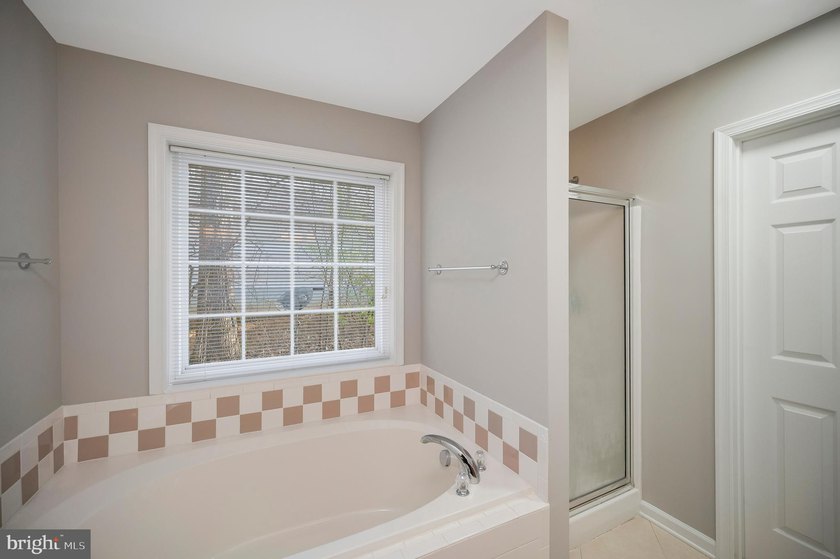 Situated on a corner lot at Harrison Circle and Stratford Circle - photo 17