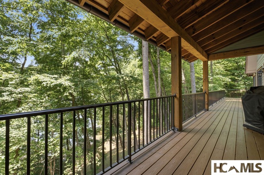 A classic mountain sanctuary nestled within the exclusive Bear - photo 27