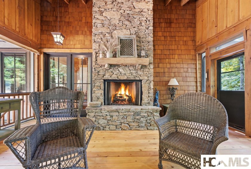 A classic mountain sanctuary nestled within the exclusive Bear - photo 38