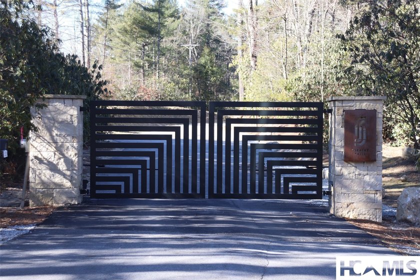 Discover mountain elegance at its finest in this stunning - photo 12