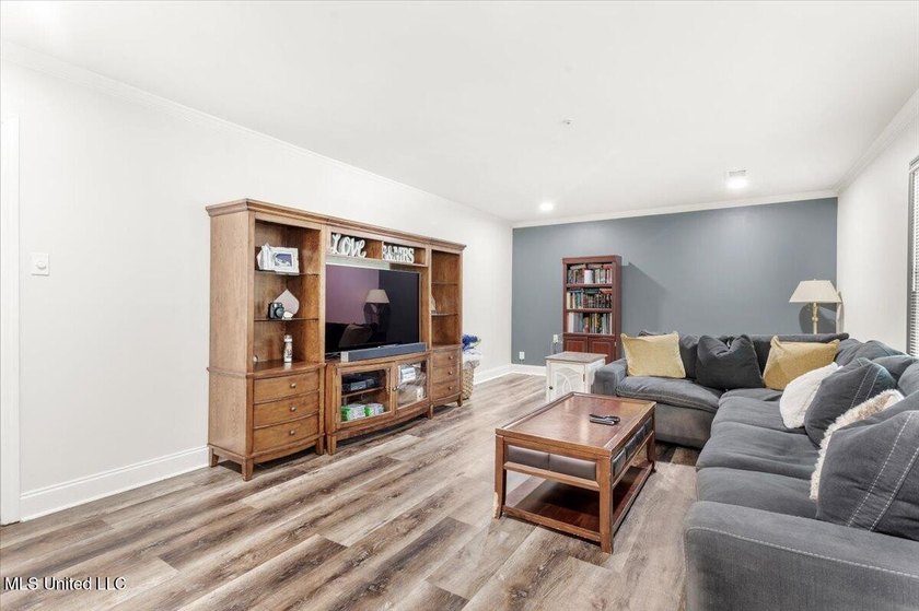 Welcome to this spacious and beautifully appointed 4-bedroom - photo 13