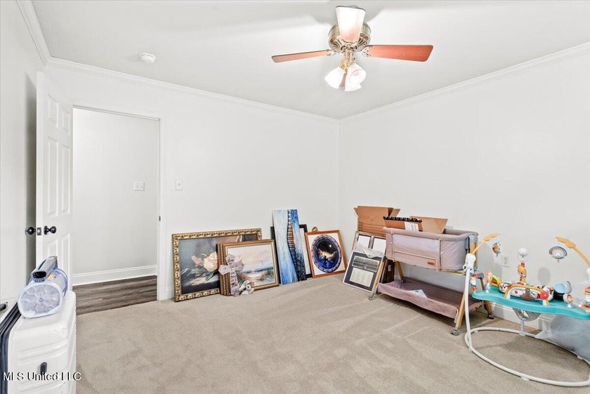 Welcome to this spacious and beautifully appointed 4-bedroom - photo 24