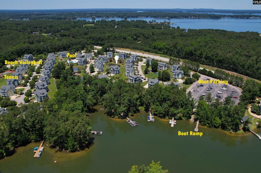 Amazing luxury condo perfectly located in the highly desirable - photo 6