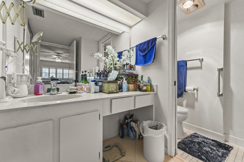 Welcome to this charming 2-bedroom, 2-bathroom condominium - photo 11
