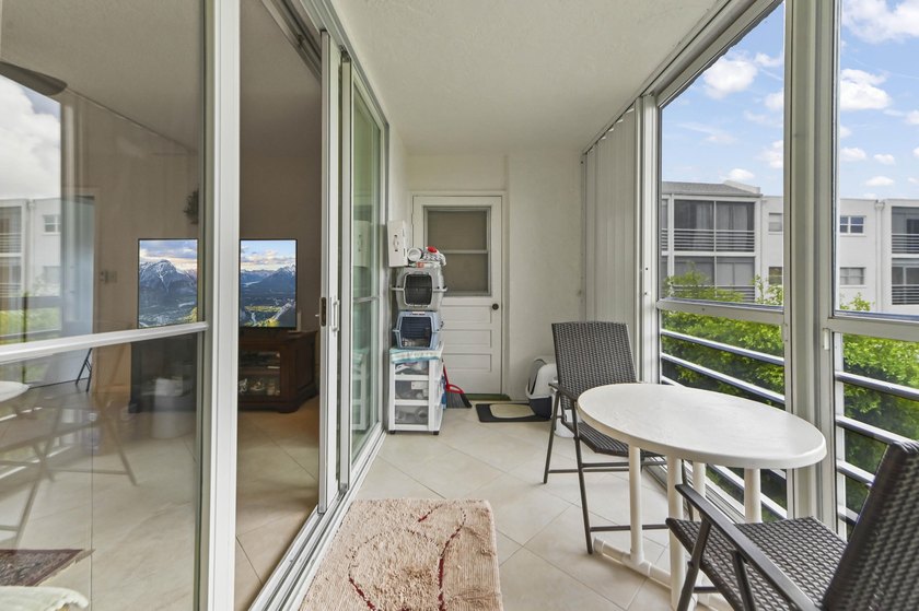 Welcome to this charming 2-bedroom, 2-bathroom condominium - photo 15