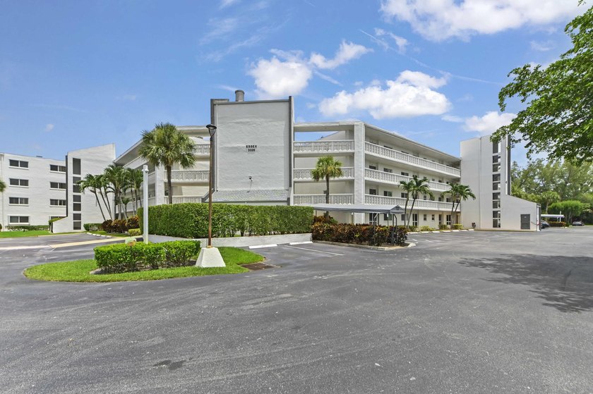 Welcome to this charming 2-bedroom, 2-bathroom condominium - photo 23