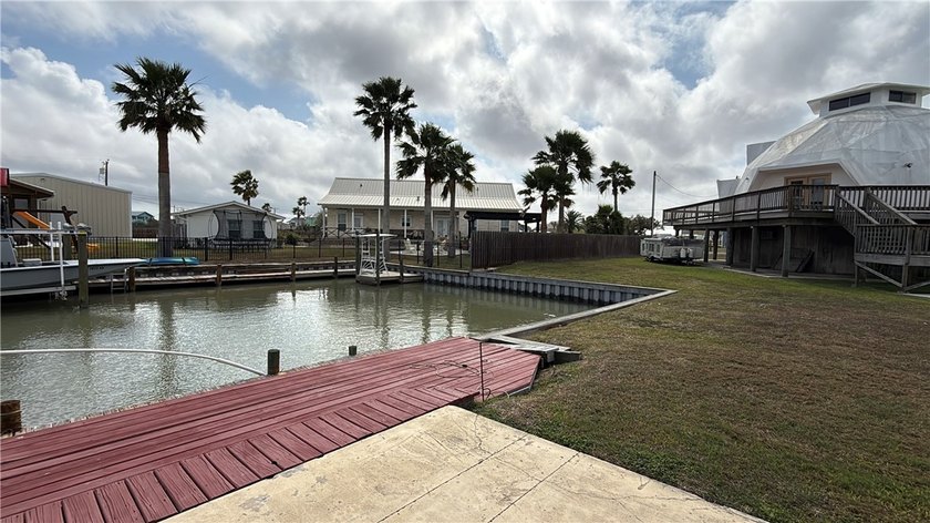Welcome to laid-back Texas coastal living where fishing, boating - photo 36