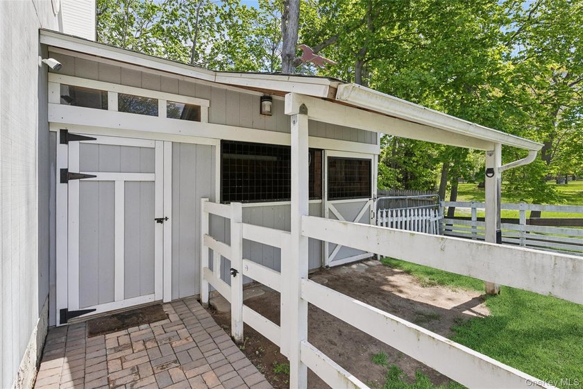 Horse Property: Wonderfully updated and open floor plan ranch - photo 33