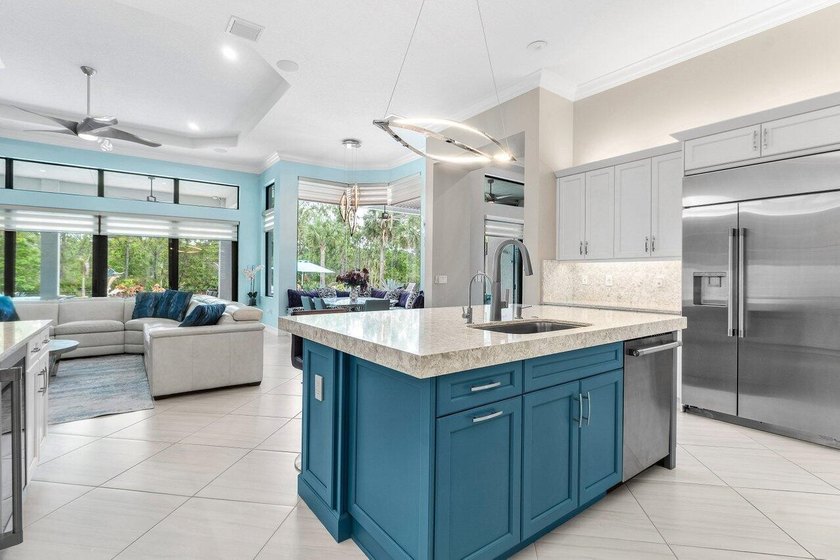 **Exquisite 4BR/4.5BA Estate in Prestigious Gated Community** - photo 7