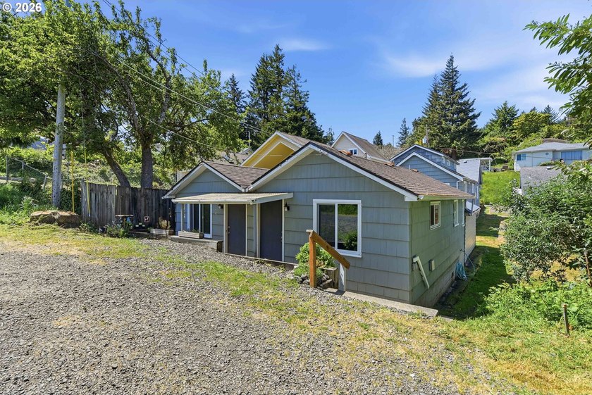Marshfield Multi-Unit property for sale! Main home and duplex - photo 2