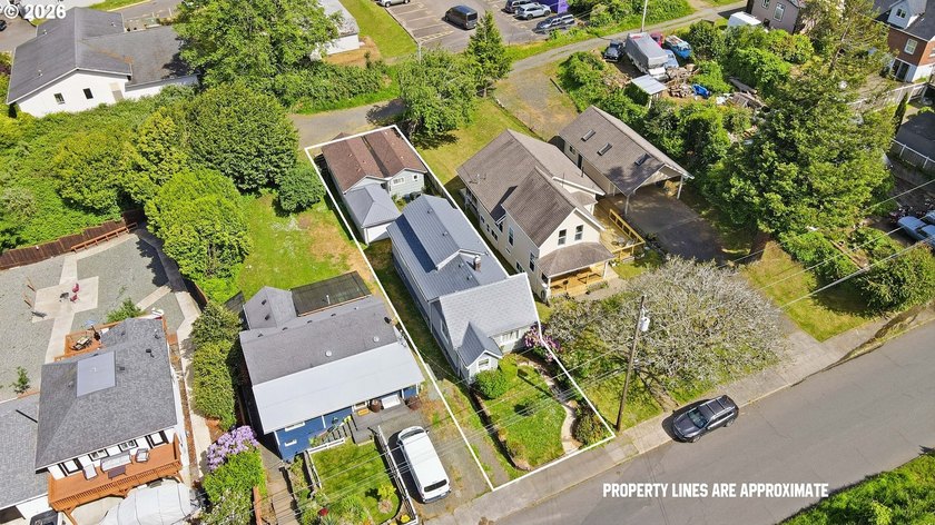 Marshfield Multi-Unit property for sale! Main home and duplex - photo 4