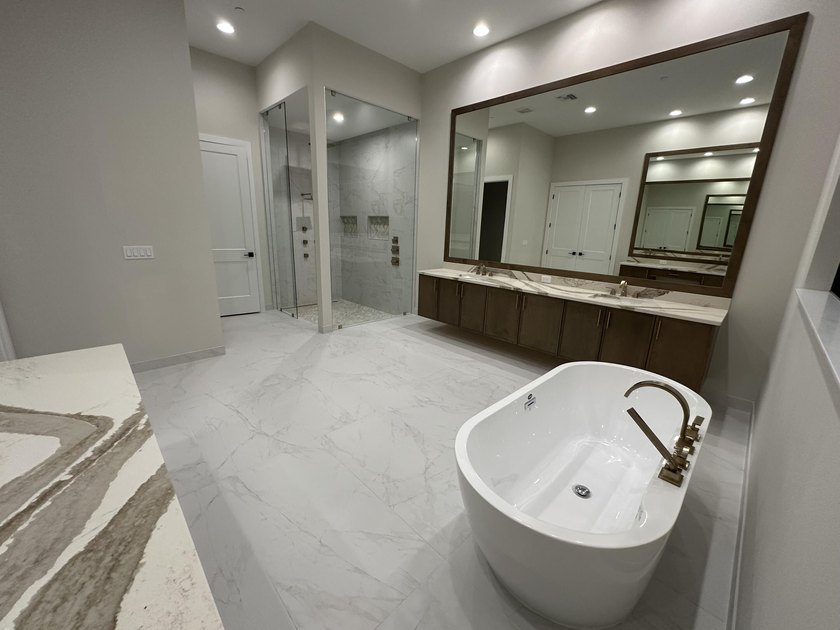 NO EXPENSE OR DETAIL SPARED IN OUR LARGEST ESTATE HOME IN CORAL - photo 22