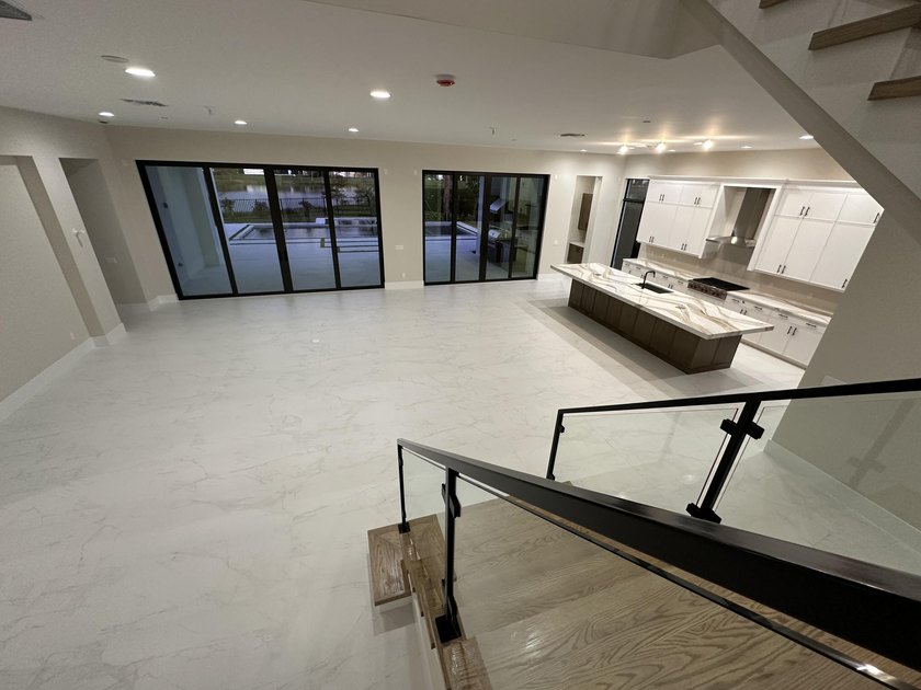 NO EXPENSE OR DETAIL SPARED IN OUR LARGEST ESTATE HOME IN CORAL - photo 26