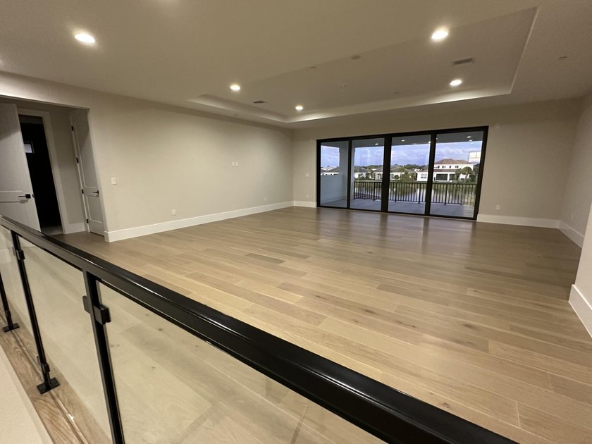 NO EXPENSE OR DETAIL SPARED IN OUR LARGEST ESTATE HOME IN CORAL - photo 28