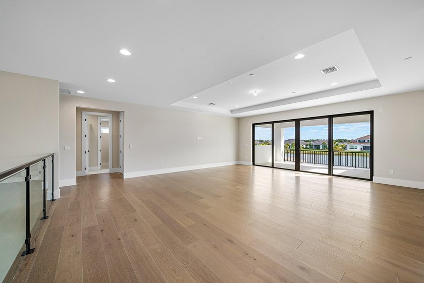 NO EXPENSE OR DETAIL SPARED IN OUR LARGEST ESTATE HOME IN CORAL - photo 29