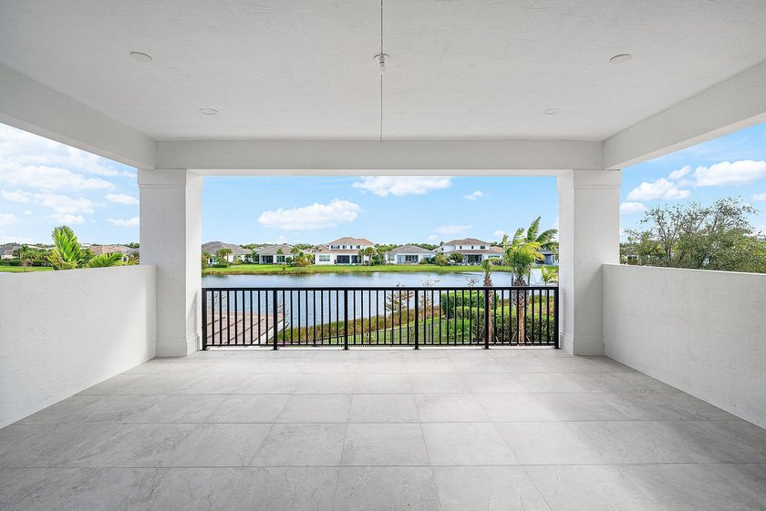 NO EXPENSE OR DETAIL SPARED IN OUR LARGEST ESTATE HOME IN CORAL - photo 32