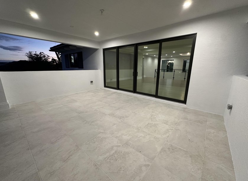 NO EXPENSE OR DETAIL SPARED IN OUR LARGEST ESTATE HOME IN CORAL - photo 33