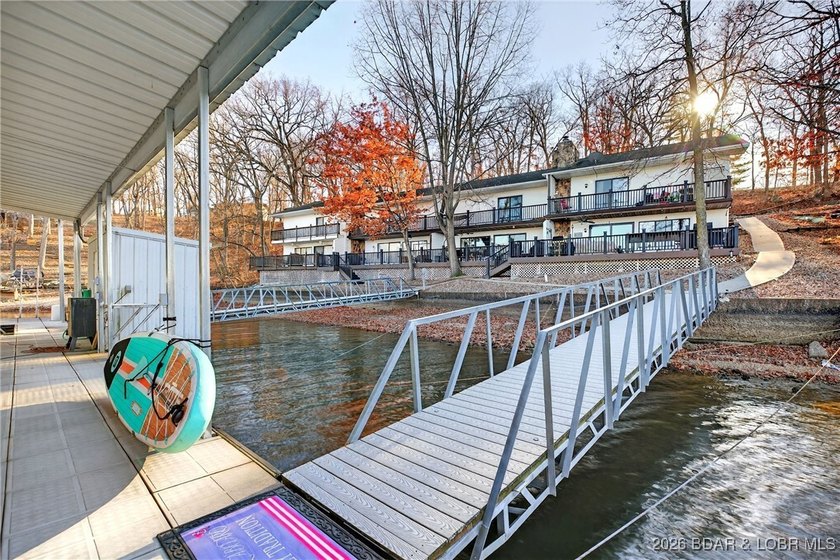 Lake life doesn't get easier-or cozier-than this. This two-story - photo 42