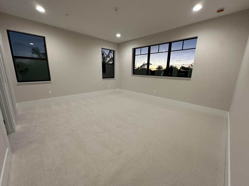 NO EXPENSE OR DETAIL SPARED IN OUR LARGEST ESTATE HOME IN CORAL - photo 44