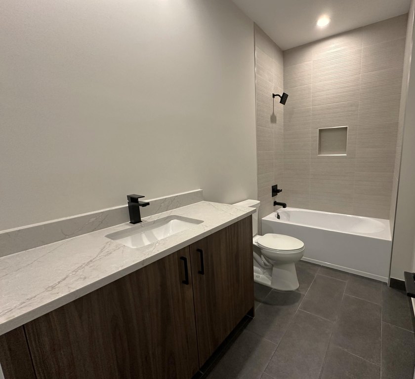 NO EXPENSE OR DETAIL SPARED IN OUR LARGEST ESTATE HOME IN CORAL - photo 45