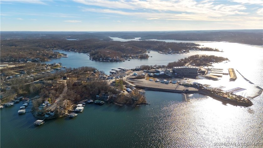 Lake life doesn't get easier-or cozier-than this. This two-story - photo 47
