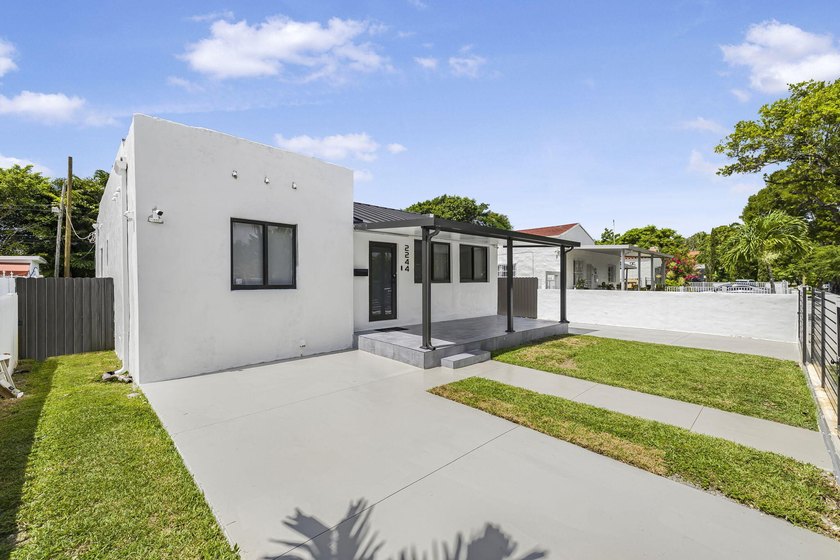BRING YOUR BEST OFFERS. MOTIVATED SELLER! 3Br + Den(can be used - photo 4