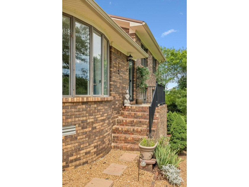 Spacious and versatile 4 bdr, 2.5 bath brick home situated on - photo 3