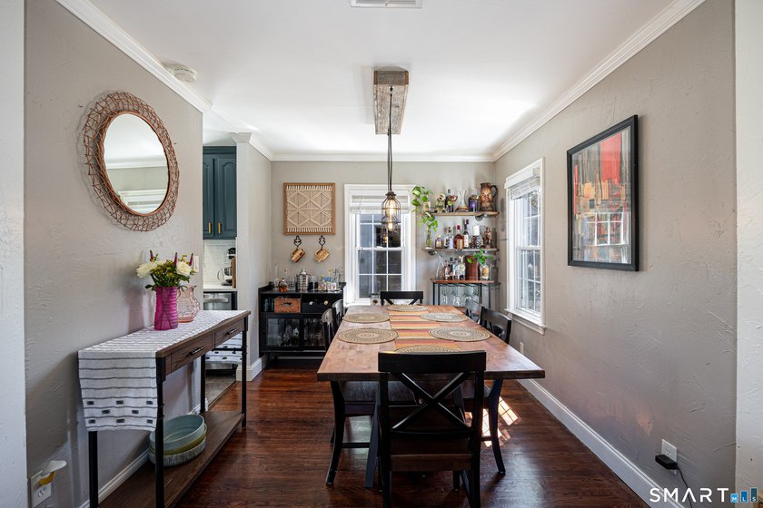Move right into this beautifully remodeled 2-3 bedroom ranch in - photo 11