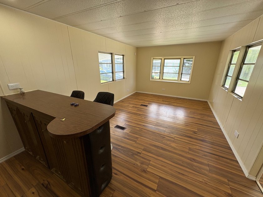 COMPLETLEY REMODELED INSIDE!!! Candlelight Manor offers a - photo 12